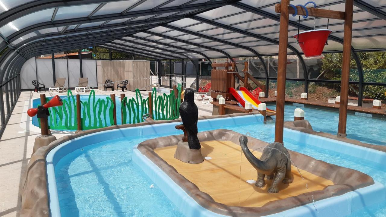 Camping Les Terrasses De Dordogne Rouffignac Saint-Cernin Esterno foto