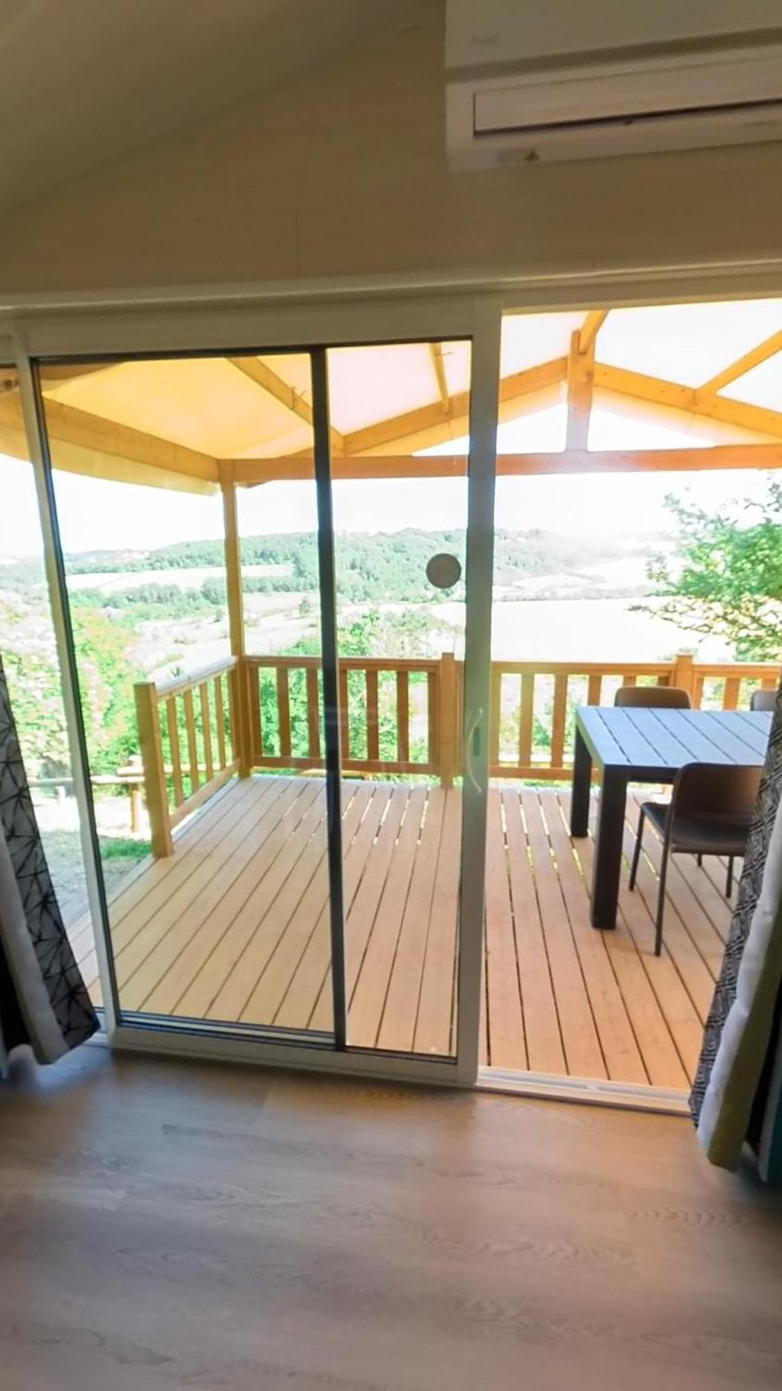 Camping Les Terrasses De Dordogne Rouffignac Saint-Cernin Camera foto