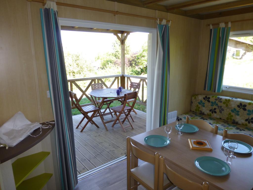 Camping Les Terrasses De Dordogne Rouffignac Saint-Cernin Camera foto