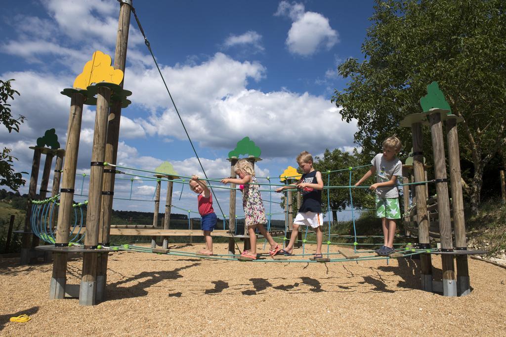 Camping Les Terrasses De Dordogne Rouffignac Saint-Cernin Esterno foto