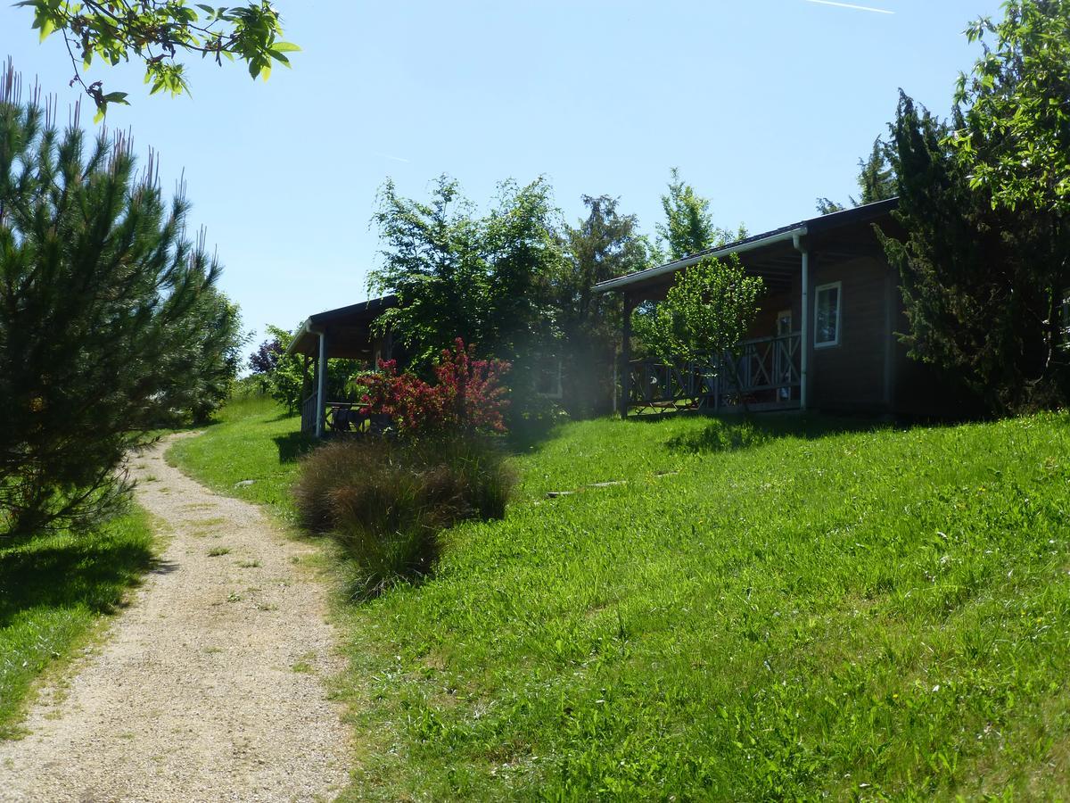 Camping Les Terrasses De Dordogne Rouffignac Saint-Cernin Esterno foto