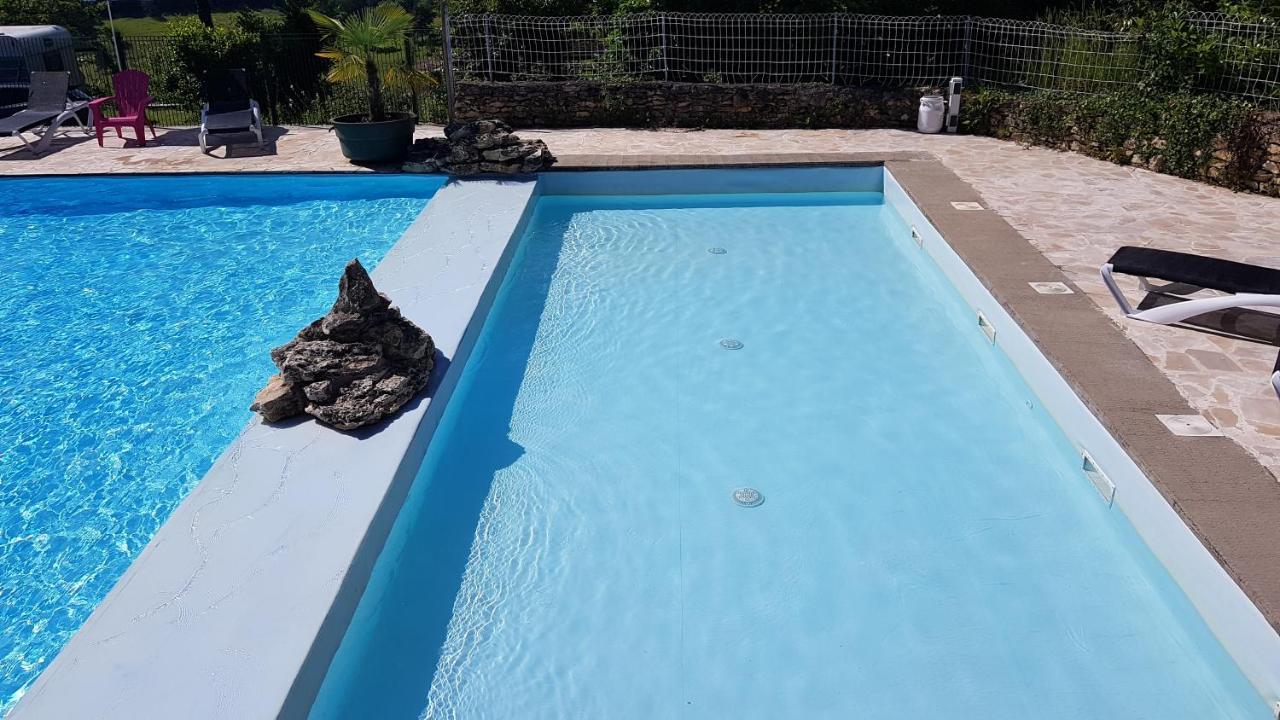 Camping Les Terrasses De Dordogne Rouffignac Saint-Cernin Esterno foto