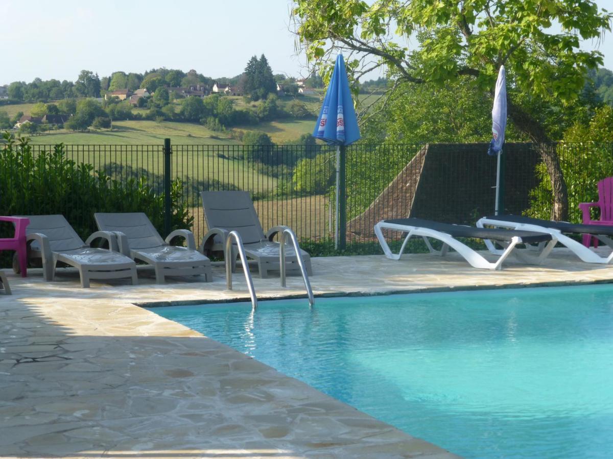 Camping Les Terrasses De Dordogne Rouffignac Saint-Cernin Esterno foto