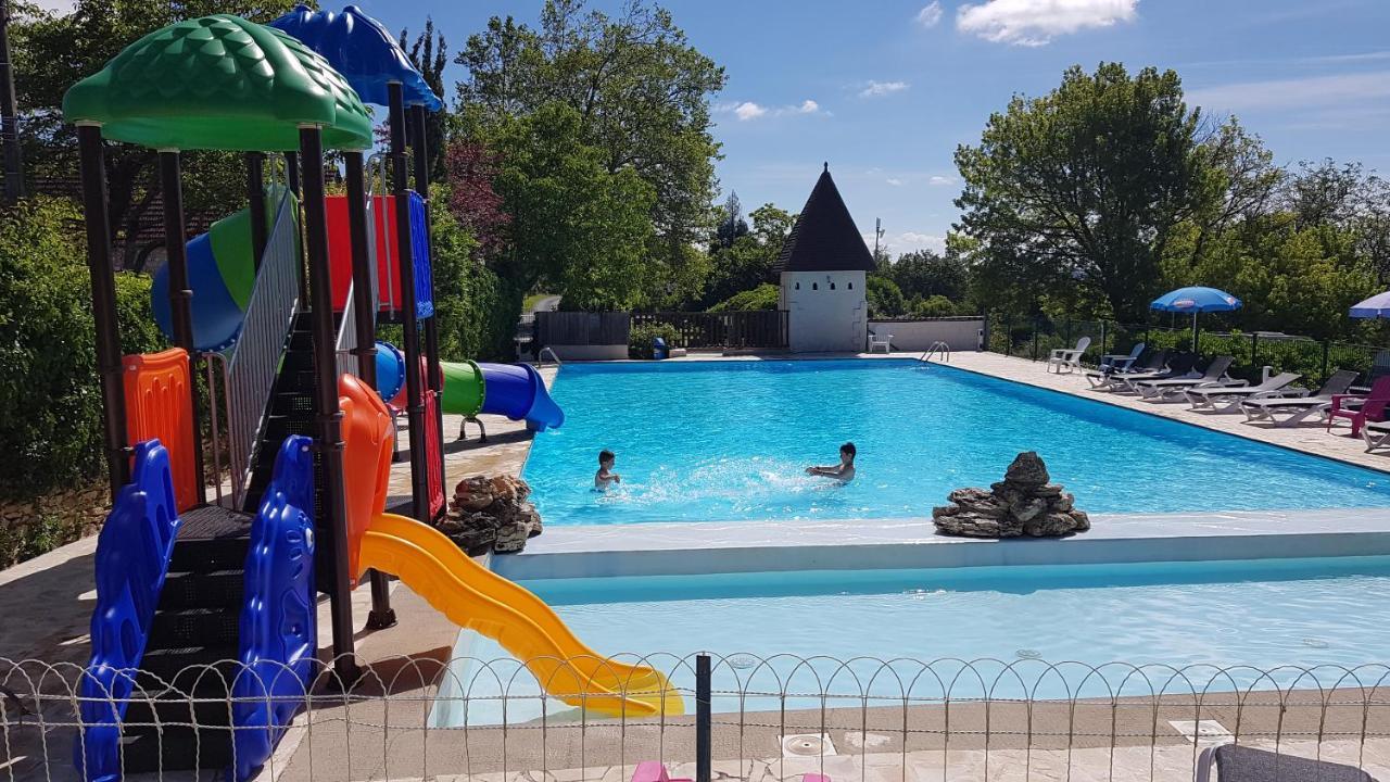 Camping Les Terrasses De Dordogne Rouffignac Saint-Cernin Esterno foto